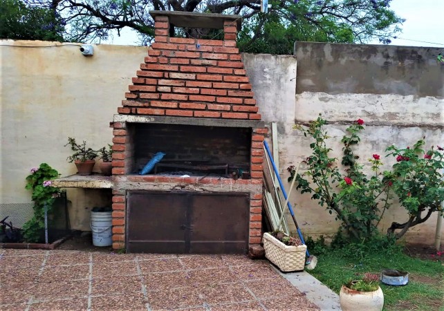 VENDO CASA BRIO DEAN FUNES - ZONA SUR